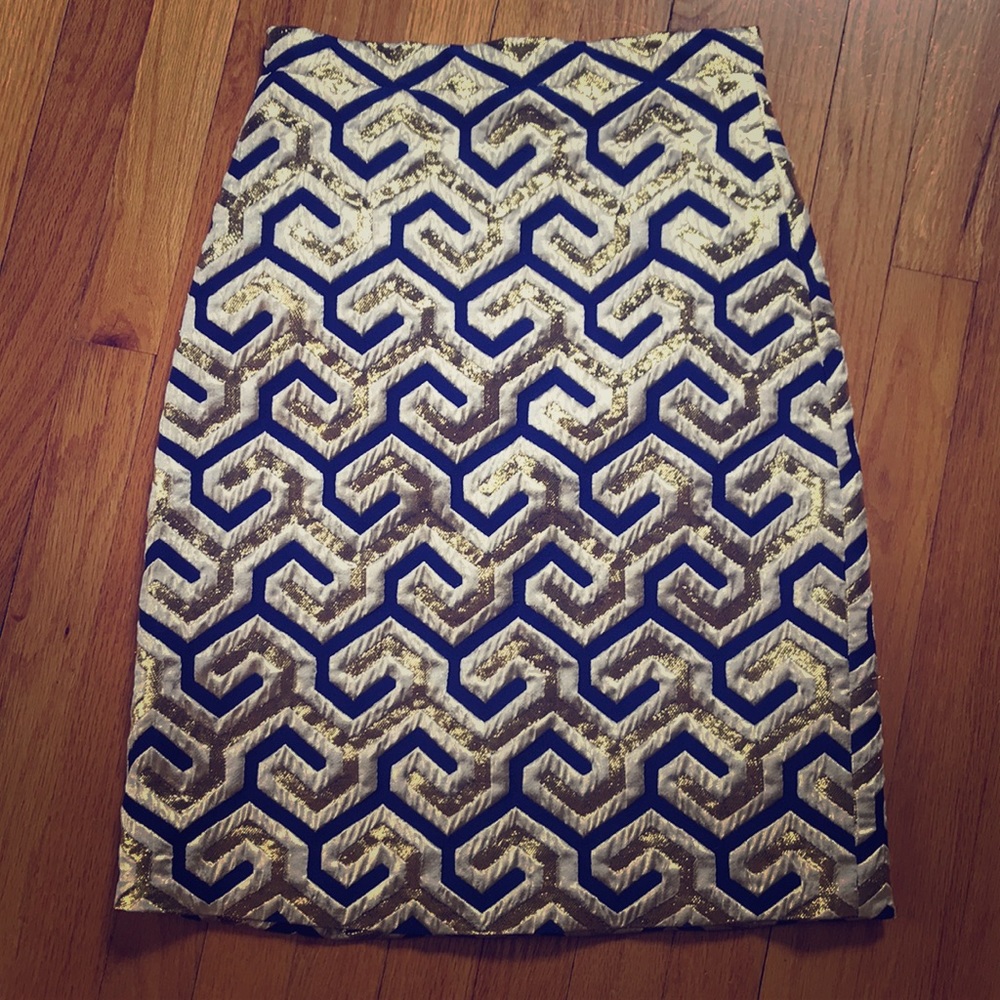 Attention getting pencil skirt!